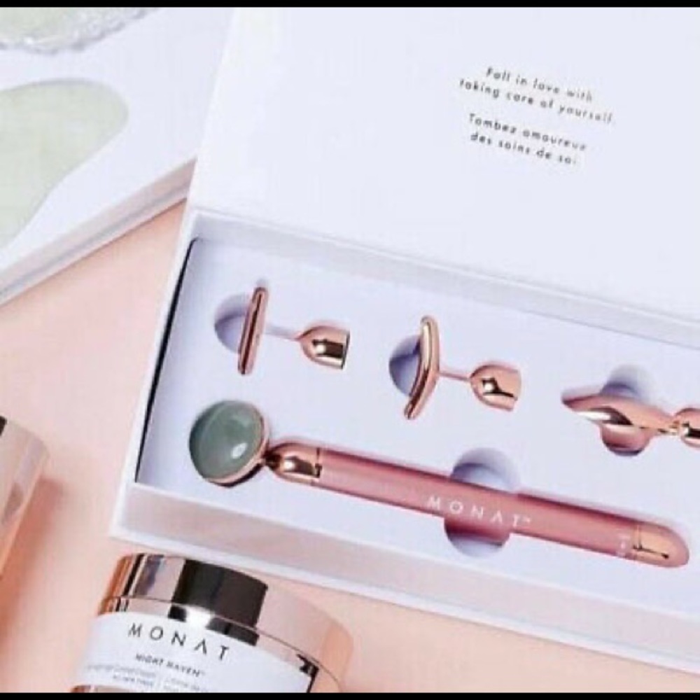 Monat 4-in-1 beauty bar facial massager